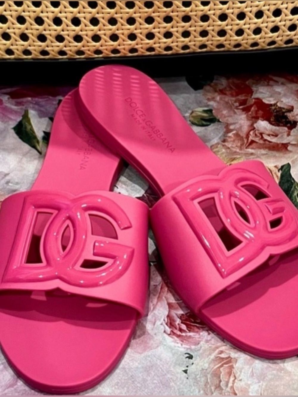 Dolce & Gabbana Rubber Beachwear Sliders Slides Sandals Fuchsia Pink 39